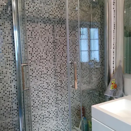 Comme à La Maison Hébergement de vacances Authon-Ebeon